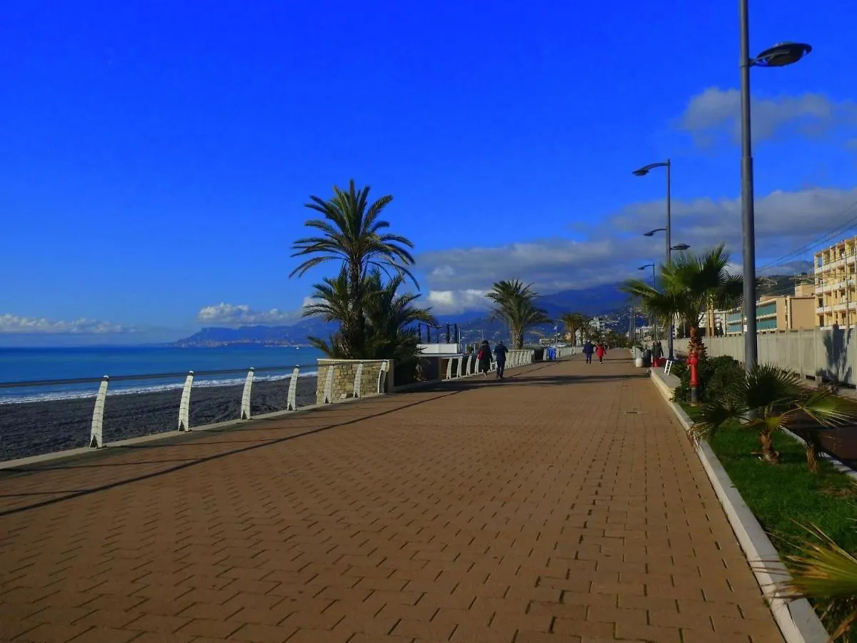 Bed & Breakfast Villa Gaia - Luxury Villa, Pool & Wellness Rooms Bordighera