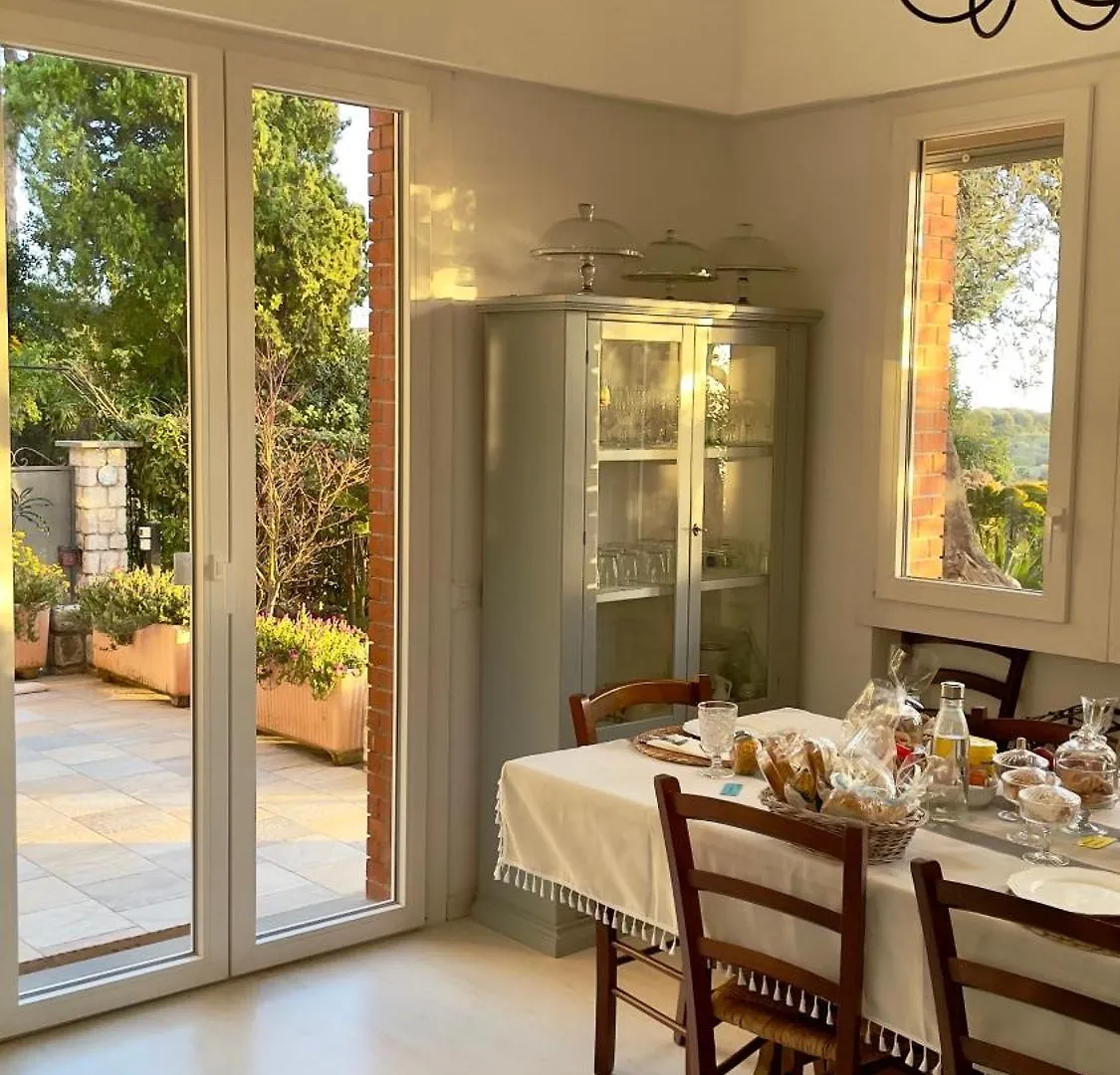 Villa Gaia - Luxury Villa, Pool & Wellness Rooms Bordighera 3*,