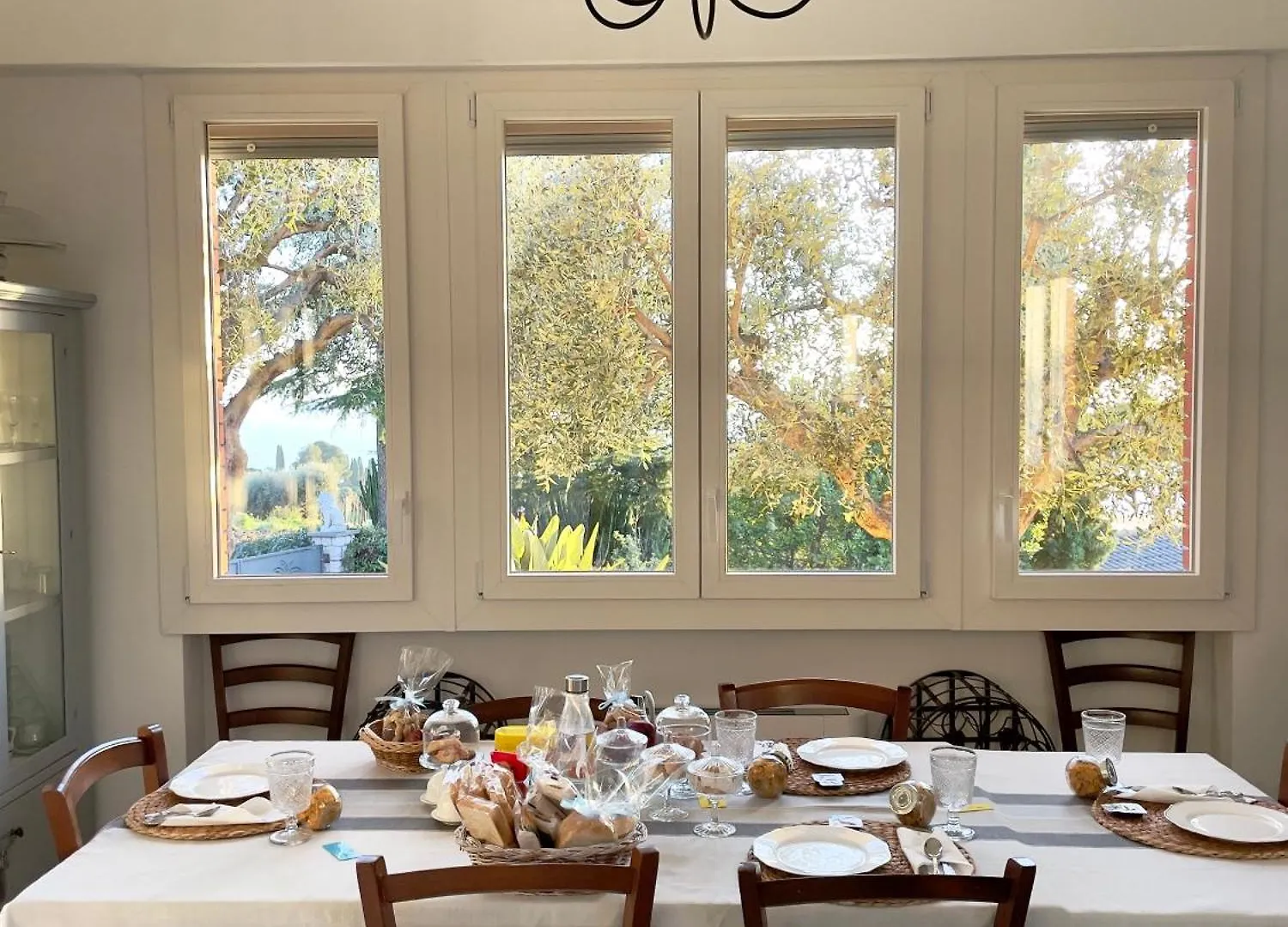 Bed & Breakfast Villa Gaia - Luxury Villa, Pool & Wellness Rooms Bordighera