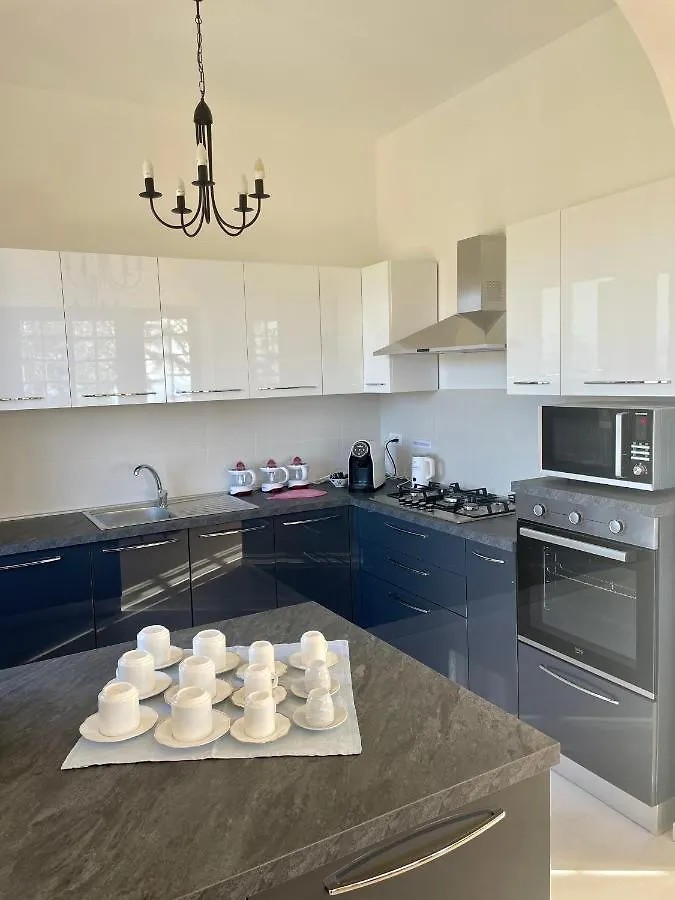 Villa Gaia - Luxury Villa, Pool & Wellness Rooms Bordighera 3*,  Italien