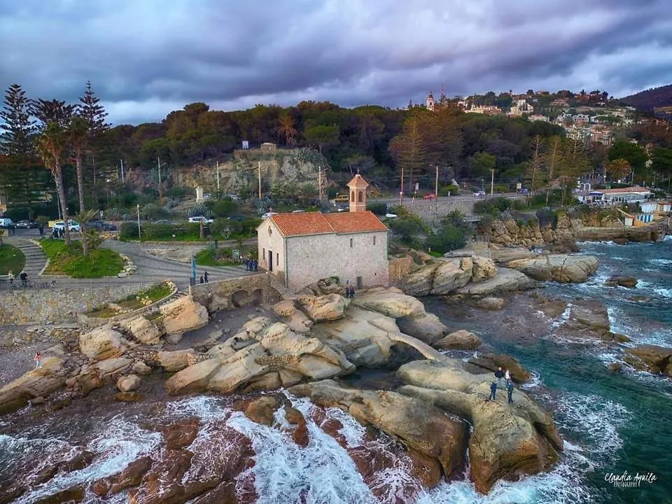 Villa Gaia - B&B La Finestra Sul Mare exclusive Villa&guest house Bordighera 3*,