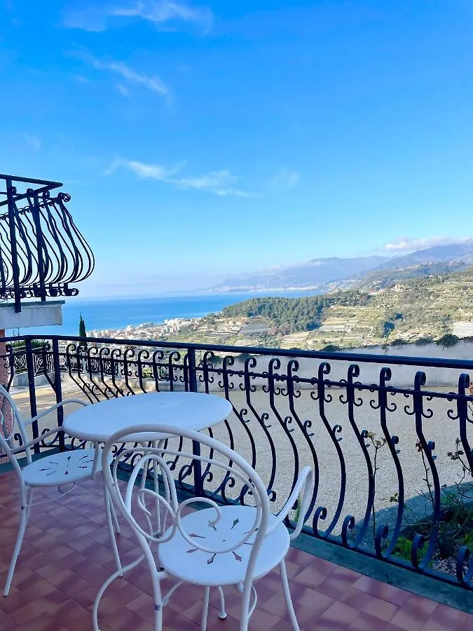 Bed & Breakfast Villa Gaia - Luxury Villa, Pool & Wellness Rooms Bordighera